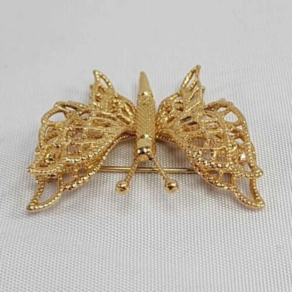 Monet Signed Gold Tone Double Winged Butterfly Filigree Brooch Pin Vintage Fancy